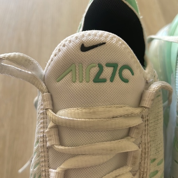 Nike Air Max 270 - Picture 4 of 7